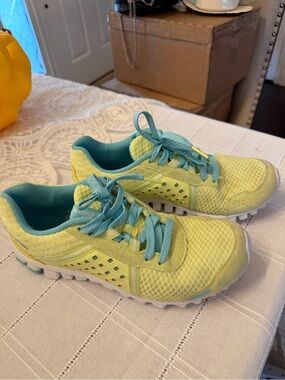 Reebok Realflex Athletic running Sneakers